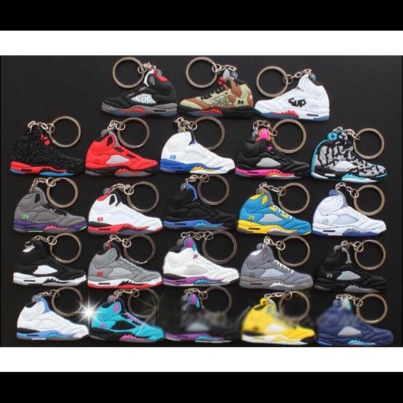 10 Jordan and Nike Random Shoe Keychains - Retro Sneakers Basketball - Picture 10 of 15